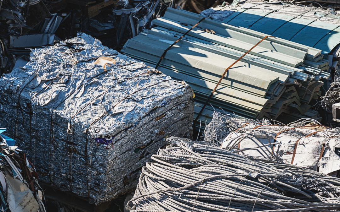 El impacto medioambiental de reciclar metales: Un vistazo a la sostenibilidad en la recogida de chatarra